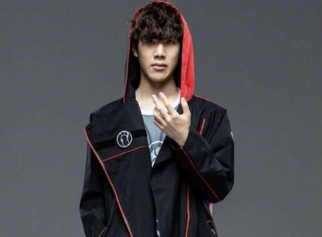 JackeyLove ：希望Rookie照顾的时候多给我送几个